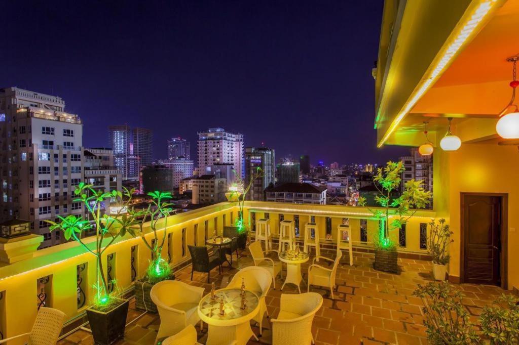 The Mou Hotel Phnom-Penh Buitenkant foto